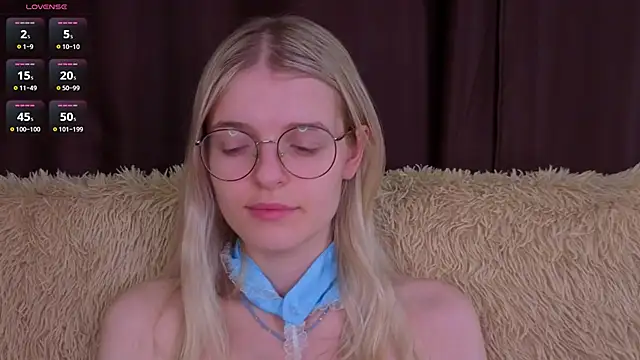 MonicaShiny online show from November 2025 08:08:01 PM