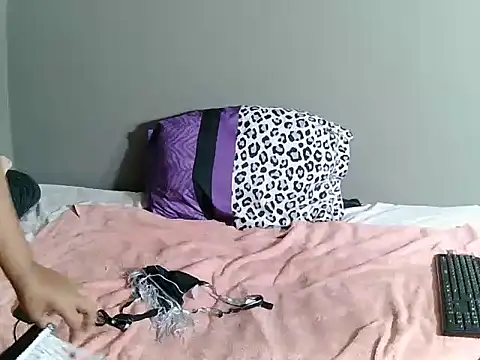 Snapshot of BoobsBae04 chatting on October 2025 08:09:02 PM BoobsBae04 online show from October 2025 08:09:02 PM