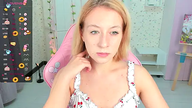 Snapshot of Emma_Garcias chatting on October 2025 11:55:02 AM Emma Garcias online show from October 2025 11:55:02 AM