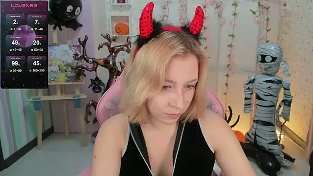 Snapshot of Emma_Garcias chatting on October 2025 12:07:02 PM Emma Garcias online show from October 2025 12:07:02 PM