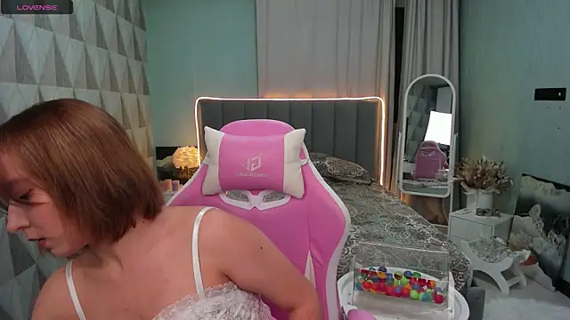 Snapshot of Emma_Garcias chatting on November 2025 02:27:01 PM Emma Garcias online show from November 2025 02:27:01 PM