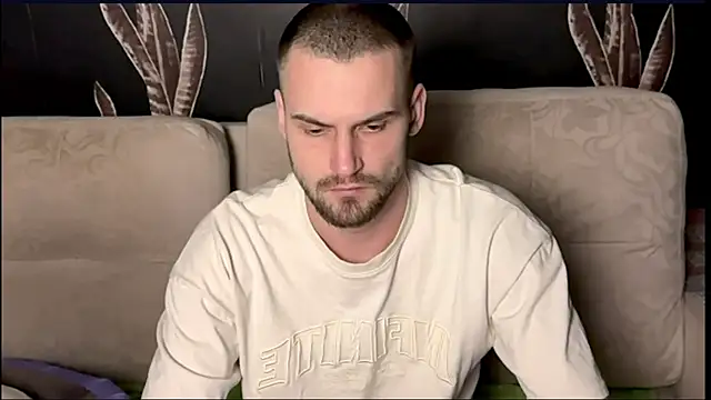 Snapshot of Iveraan chatting on October 2025 06:52:01 PM Iveraan online show from October 2025 06:52:01 PM