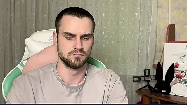 Snapshot of Iveraan chatting on November 2025 09:13:02 PM Iveraan online show from November 2025 09:13:02 PM