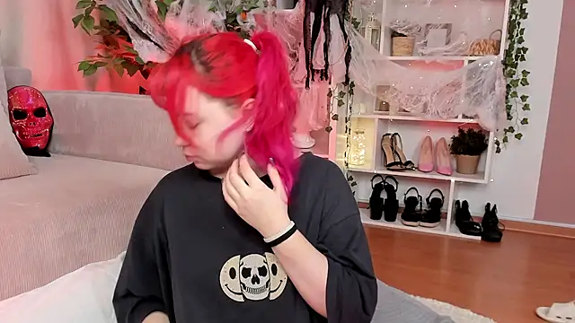 Snapshot of Klee_Love chatting on October 2025 04:20:01 AM Klee Love online show from October 2025 04:20:01 AM