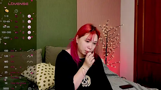 Snapshot of Klee_Love chatting on November 2025 04:34:01 AM Klee Love online show from November 2025 04:34:01 AM