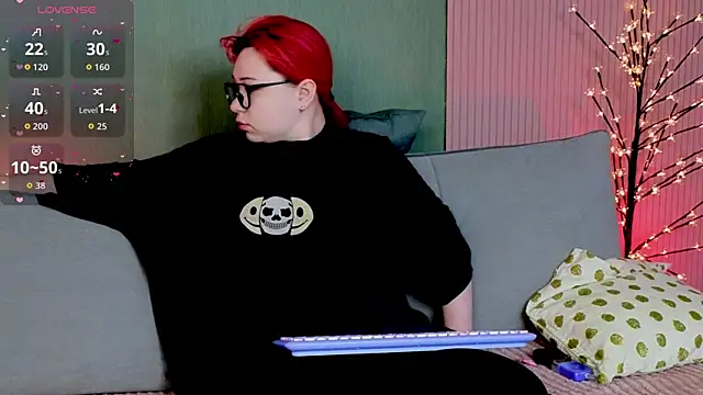 Snapshot of Klee_Love chatting on November 2025 05:06:01 AM Klee Love online show from November 2025 05:06:01 AM