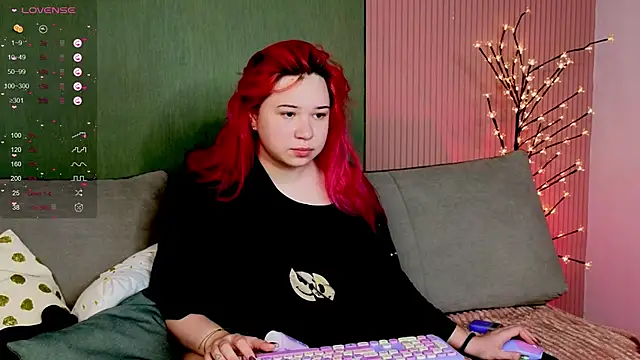 Snapshot of Klee_Love chatting on November 2025 04:23:01 AM Klee Love online show from November 2025 04:23:01 AM