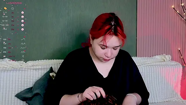 Snapshot of Klee_Love chatting on November 2025 04:18:02 AM Klee Love online show from November 2025 04:18:02 AM