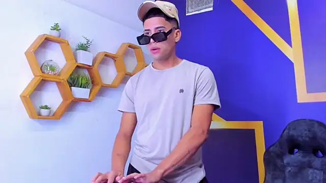 Snapshot of Play_boys_Hot2 chatting on October 2025 12:16:02 PM Play boys Hot2 online show from October 2025 12:16:02 PM