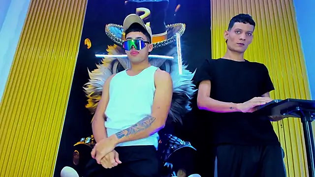 Snapshot of Play_boys_Hot2 chatting on November 2025 04:07:01 AM Play boys Hot2 online show from November 2025 04:07:01 AM