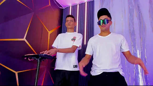 Snapshot of Play_boys_Hot2 chatting on November 2025 05:07:02 AM Play boys Hot2 online show from November 2025 05:07:02 AM