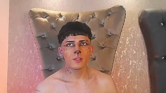 Snapshot of MateoMitchell chatting on October 2025 05:26:02 AM MateoMitchell online show from October 2025 05:26:02 AM