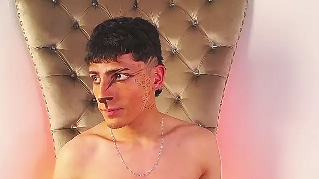 Snapshot of MateoMitchell chatting on October 2025 05:11:02 AM MateoMitchell online show from October 2025 05:11:02 AM