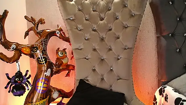 Snapshot of MateoMitchell chatting on October 2025 04:38:01 AM MateoMitchell online show from October 2025 04:38:01 AM