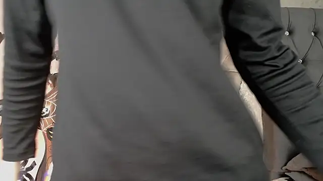 Snapshot of MateoMitchell chatting on October 2025 05:19:01 AM MateoMitchell online show from October 2025 05:19:01 AM