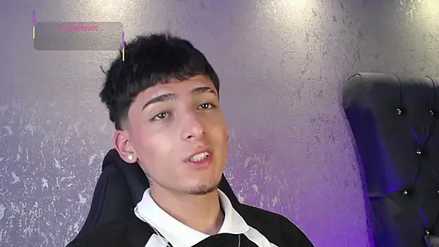 Snapshot of MateoMitchell chatting on November 2025 05:22:02 AM MateoMitchell online show from November 2025 05:22:02 AM