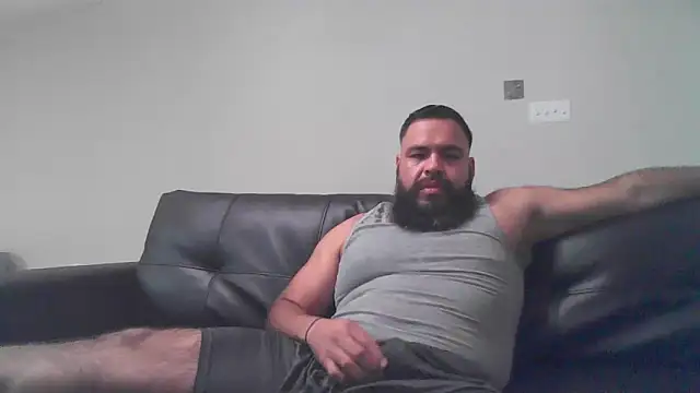 BigJohnBear39 online show from October 2025 05:38:01 AM