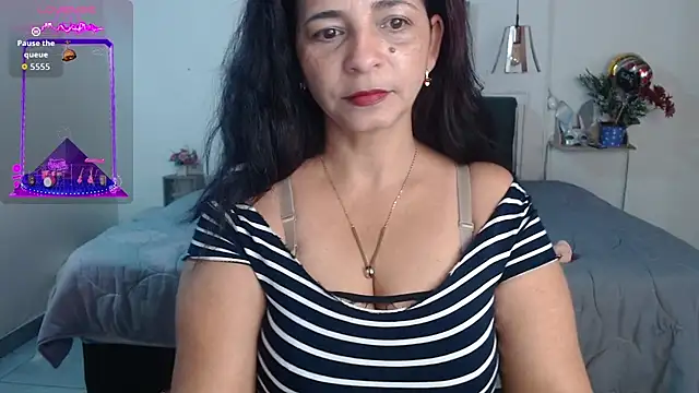 Snapshot of rosse_m chatting on October 2025 01:19:01 PM rosse m online show from October 2025 01:19:01 PM