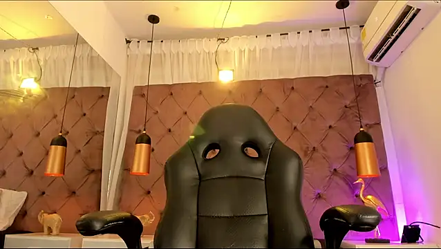 Snapshot of Rose_monroee chatting on October 2025 07:46:02 PM Rose monroee online show from October 2025 07:46:02 PM