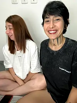 Snapshot of DaisyEmily chatting on October 2025 11:16:01 PM DaisyEmily online show from October 2025 11:16:01 PM