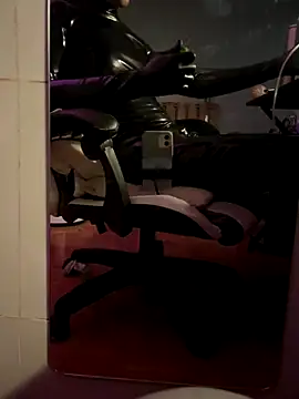 Snapshot of Wuza-H chatting on November 2025 04:36:01 AM Wuza-H online show from November 2025 04:36:01 AM