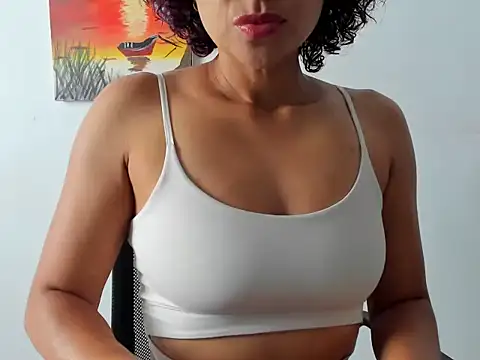 Snapshot of Seductress_Malia chatting on October 2025 01:04:02 PM Seductress Malia online show from October 2025 01:04:02 PM