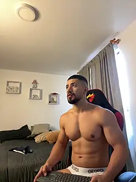 Ezzio Scolaro online show from October 2025 12:19:01 PM