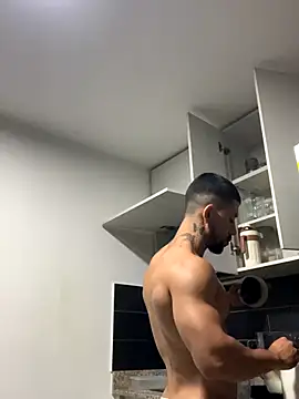 Ezzio Scolaro online show from October 2025 12:24:02 AM