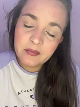 Anyhot latina online show from November 2025 12:11:02 AM