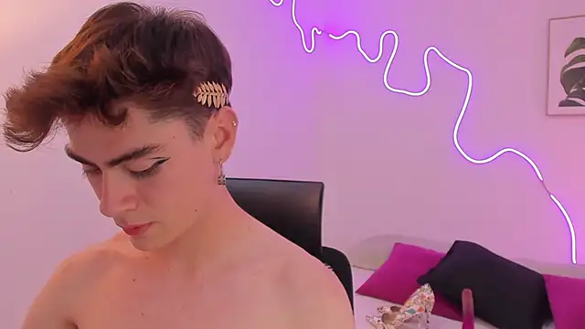 Sam Clark online show from November 2025 03:23:02 AM