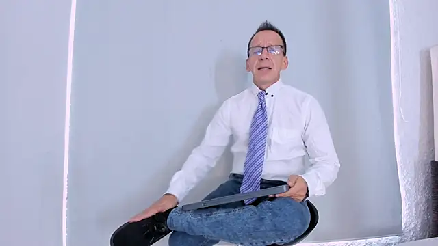  axelking  online show from November 2025 11:43:02 AM