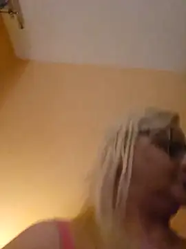 Snapshot of NieMaJazdyBezGwiazdy7883 chatting on October 2025 06:42:01 PM NieMaJazdyBezGwiazdy7883 online show from October 2025 06:42:01 PM