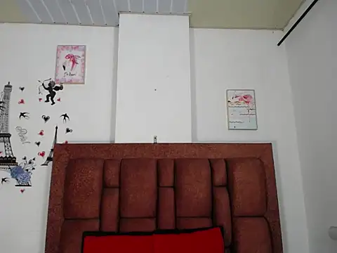 vauroraper online show from November 2025 12:00:01 AM