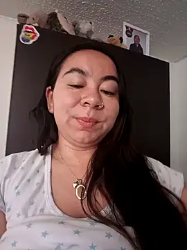 Hatria Nuu online show from November 2025 02:08:02 PM