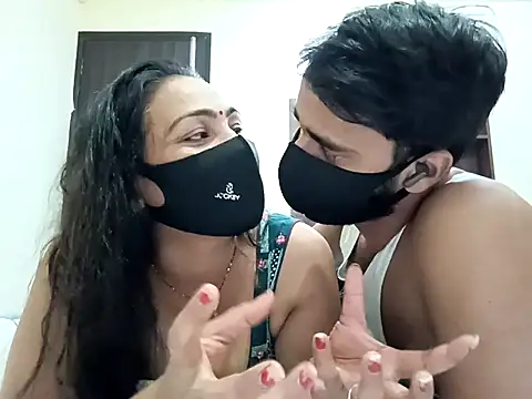 horny milf couple online show from October 2025 04:52:01 PM