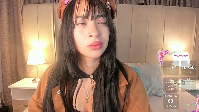 Snapshot of alahia_hank chatting on November 2025 06:08:01 PM alahia hank online show from November 2025 06:08:01 PM