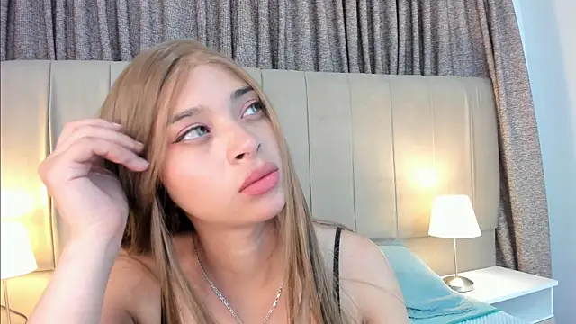 Snapshot of alahia_hank chatting on November 2025 06:06:02 PM alahia hank online show from November 2025 06:06:02 PM