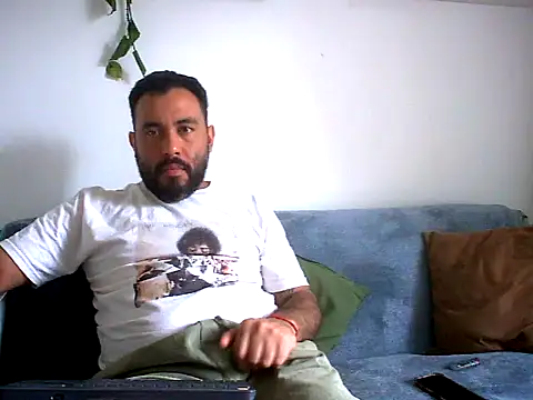 Snapshot of Domfetishx chatting on October 2025 06:06:01 PM Domfetishx online show from October 2025 06:06:01 PM