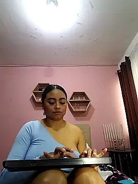 Alice-bolton- online show from October 2025 03:31:01 PM