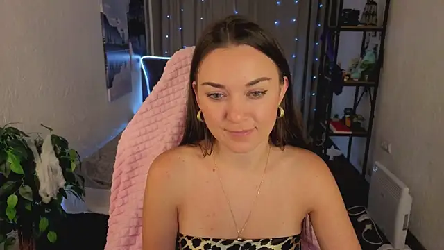 Snapshot of Madison_Golden chatting on November 2025 05:29:02 AM Madison Golden online show from November 2025 05:29:02 AM