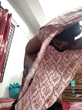 Snapshot of Queen-Any chatting on October 2025 06:19:01 PM Queen-Any online show from October 2025 06:19:01 PM