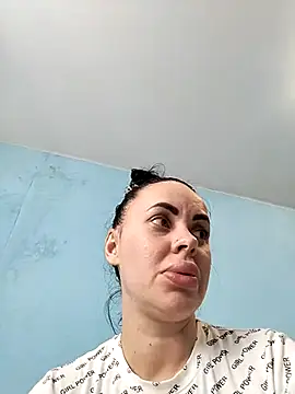 Snapshot of Stefaniyaxq chatting on October 2025 12:06:02 PM Stefaniyaxq online show from October 2025 12:06:02 PM