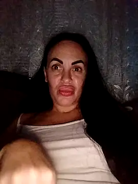 Snapshot of Stefaniyaxq chatting on November 2025 09:26:02 PM Stefaniyaxq online show from November 2025 09:26:02 PM