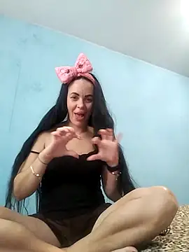 Snapshot of Stefaniyaxq chatting on November 2025 08:25:02 AM Stefaniyaxq online show from November 2025 08:25:02 AM