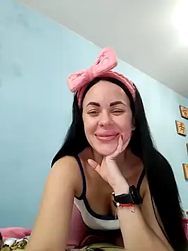 Snapshot of Stefaniyaxq chatting on November 2025 10:14:02 AM Stefaniyaxq online show from November 2025 10:14:02 AM