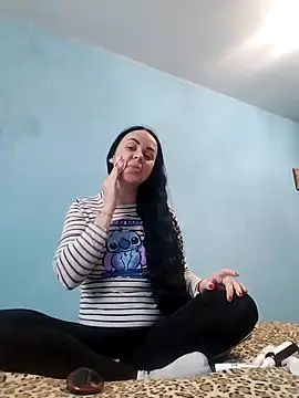 Snapshot of Stefaniyaxq chatting on November 2025 08:47:01 AM Stefaniyaxq online show from November 2025 08:47:01 AM