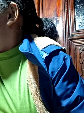 miomio-12 online show from November 2025 03:00:02 PM