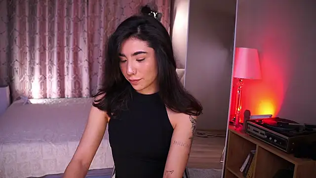 Snapshot of YokoKoko_ chatting on December 2025 06:00:01 AM YokoKoko online show from December 2025 06:00:01 AM