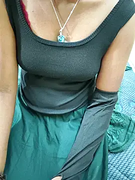 Snapshot of Chennai-couples chatting on October 2025 08:33:02 PM Chennai-couples online show from October 2025 08:33:02 PM