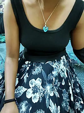 Snapshot of Chennai-couples chatting on November 2025 01:50:01 PM Chennai-couples online show from November 2025 01:50:01 PM